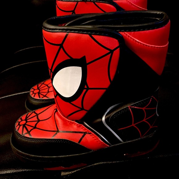 Spider-Man Boots - Picture 2 of 4